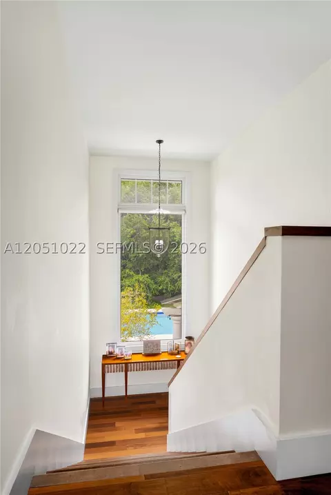 Entry Way - 6845 SW 98th St, Pinecrest, FL 33156 photo 2 of 2