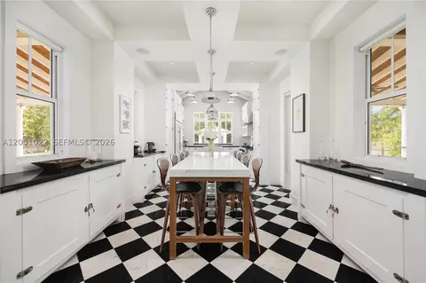 Kitchen - 6845 SW 98th St, Pinecrest, FL 33156 photo 1 of 6