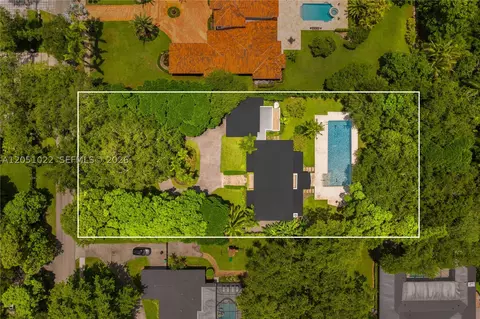 View/Area - 6845 SW 98th St, Pinecrest, FL 33156 photo 2 of 3