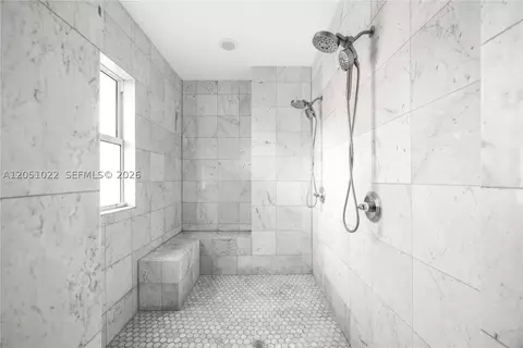 Bath - 6845 SW 98th St, Pinecrest, FL 33156 photo 2 of 6