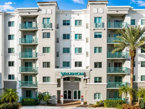 6001 SW 70th St #502, South Miami, FL 33143