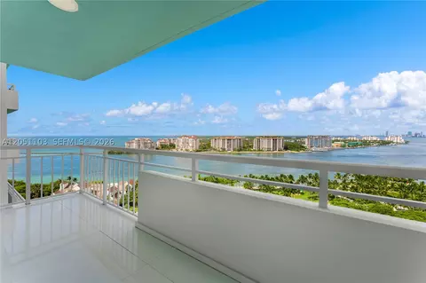 400 S Pointe Dr #1805, Miami Beach, FL 33139
