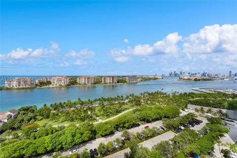 400 S Pointe Dr #1805, Miami Beach, FL 33139