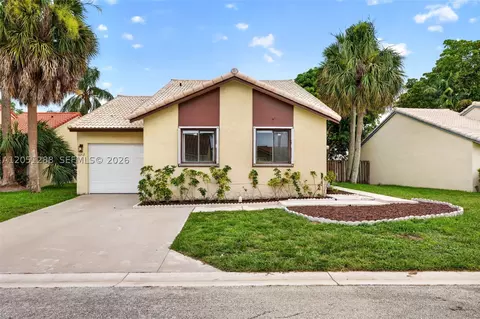 6212 S 97th Ct S, Boynton Beach, FL 33437