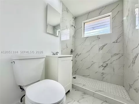 Bath - 685 SE Park Dr, Hialeah, FL 33010 photo 1 of 3