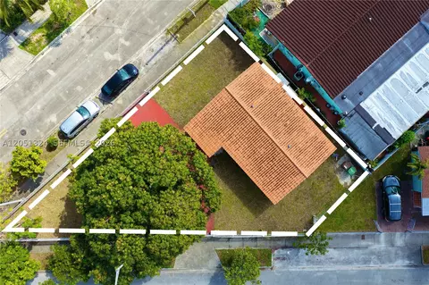View/Area - 685 SE Park Dr, Hialeah, FL 33010 photo 1 of 5