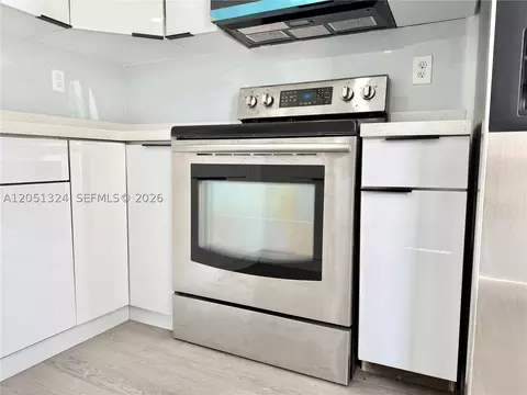 Kitchen - 685 SE Park Dr, Hialeah, FL 33010 photo 3 of 7