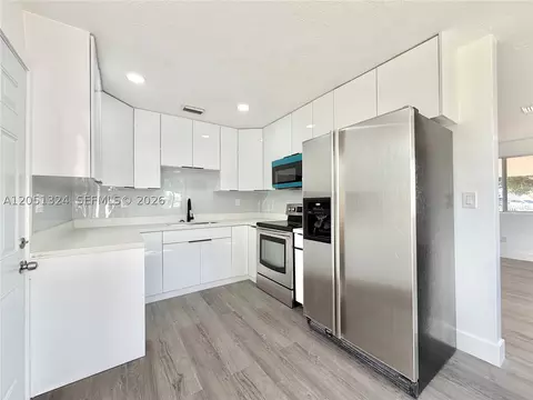 Kitchen - 685 SE Park Dr, Hialeah, FL 33010 photo 2 of 7