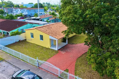 View/Area - 685 SE Park Dr, Hialeah, FL 33010 photo 5 of 5
