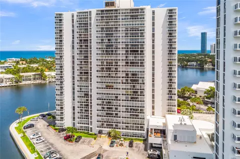 20515 E Country Club Dr #248, Aventura, FL 33180