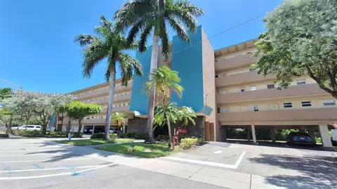 200 NE 14th Ave #314, Hallandale Beach, FL 33009