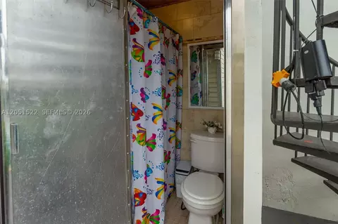 Bath - 6320 E 4th Ave, Hialeah, FL 33013 photo 3 of 3