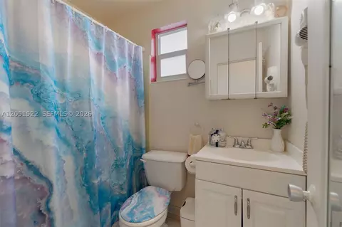 Bath - 6320 E 4th Ave, Hialeah, FL 33013 photo 2 of 3