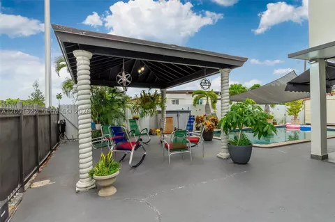 Exterior - 6320 E 4th Ave, Hialeah, FL 33013 photo 7 of 12