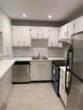 4168 Inverrary Dr #305, Lauderhill, FL 33319