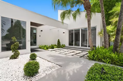 10420 SW 64th St, Miami, FL 33173