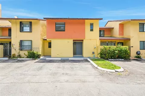 9674 Fontainebleau Blvd #28, Miami, FL 33172