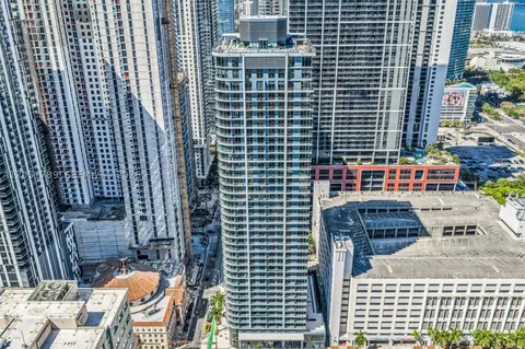 121 NE 5th St #304, Miami, FL 33132