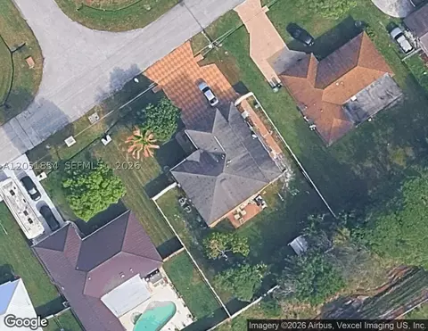 402 SE Crosspoint Dr, Port Saint Lucie, FL 34983