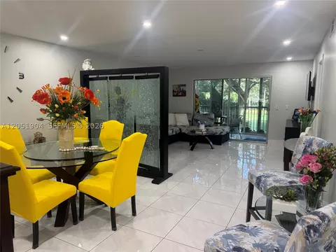 1011 SW 125th Ave #207M, Pembroke Pines, FL 33027