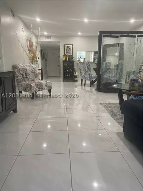 1011 SW 125th Ave #207M, Pembroke Pines, FL 33027