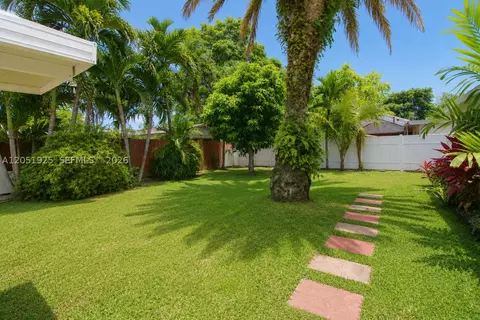 Exterior - 5865 W 13 Ave, Hialeah, FL 33012 photo 2 of 4