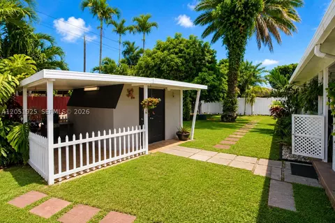Exterior - 5865 W 13 Ave, Hialeah, FL 33012 photo 4 of 4