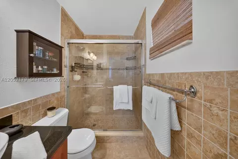 Bath - Undisclosed, Hialeah, FL 33015 photo 1 of 3