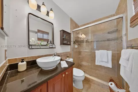 Bath - Undisclosed, Hialeah, FL 33015 photo 2 of 3