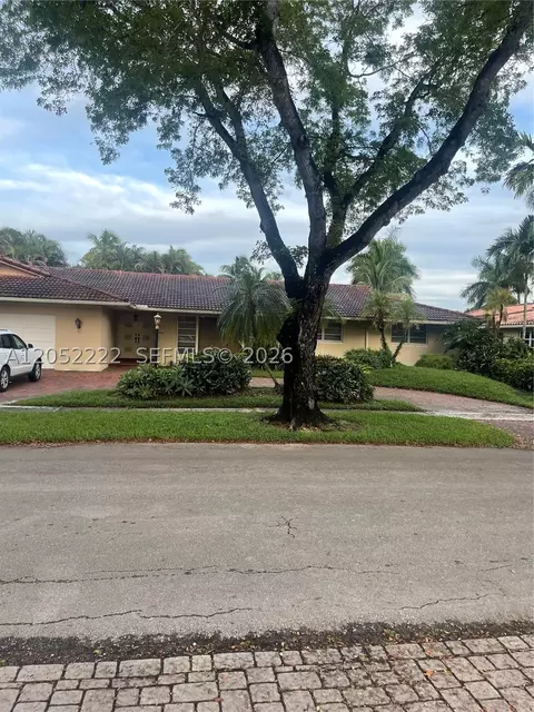 16120 E Troon Cir, Miami Lakes, FL 33014 photo 4