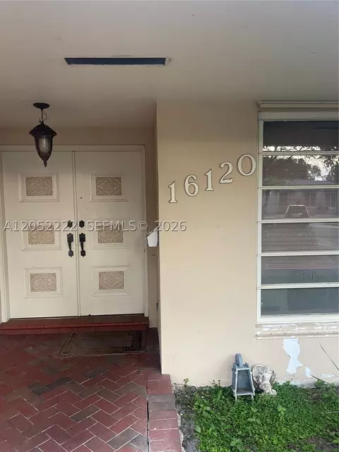 16120 E Troon Cir, Miami Lakes, FL 33014 photo 3