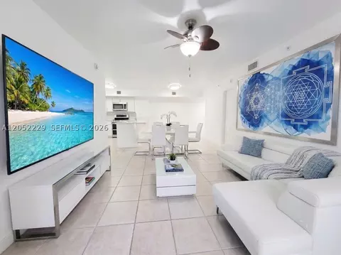 2620 S University Dr #111, Davie, FL 33328