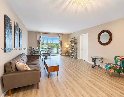 215 SE 3rd Ave #306C, Hallandale Beach, FL 33009