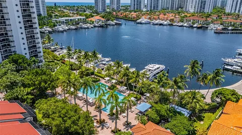3598 Yacht Club Dr #601+DEN, Aventura, FL 33180