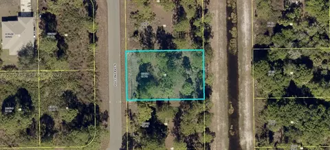 811 S Puccini Ave, Lehigh Acres, FL 33974