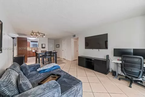 1400 Tallwood Ave #107, Hollywood, FL 33021