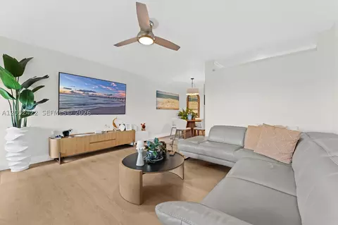 900 Atlantic Shores Blvd #116, Hallandale Beach, FL 33009