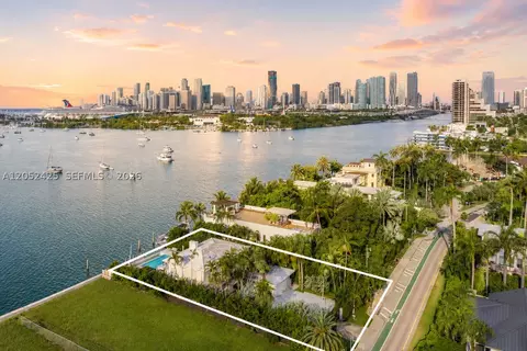 1300 S Venetian Way, Miami Beach, FL 33139