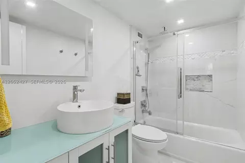211 S Ocean Dr #205, Hollywood, FL 33019