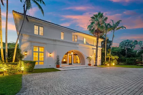Exterior - 6201 Chapman Field Dr, Pinecrest, FL 33156 photo 12 of 14