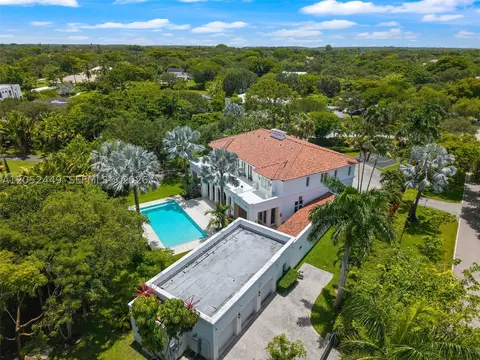 View/Area - 6201 Chapman Field Dr, Pinecrest, FL 33156 photo 1 of 8