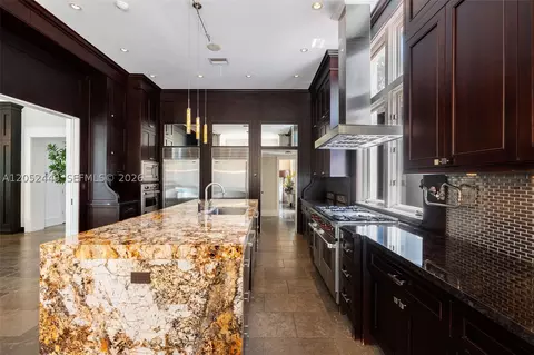 Kitchen - 6201 Chapman Field Dr, Pinecrest, FL 33156 photo 2 of 6