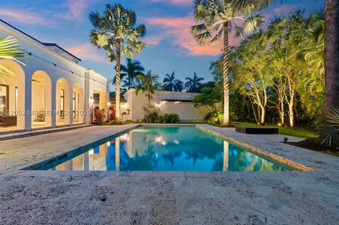 Exterior - 6201 Chapman Field Dr, Pinecrest, FL 33156 photo 13 of 14