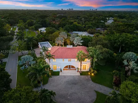 View/Area - 6201 Chapman Field Dr, Pinecrest, FL 33156 photo 4 of 8
