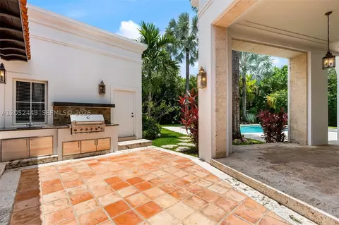 Exterior - 6201 Chapman Field Dr, Pinecrest, FL 33156 photo 5 of 14