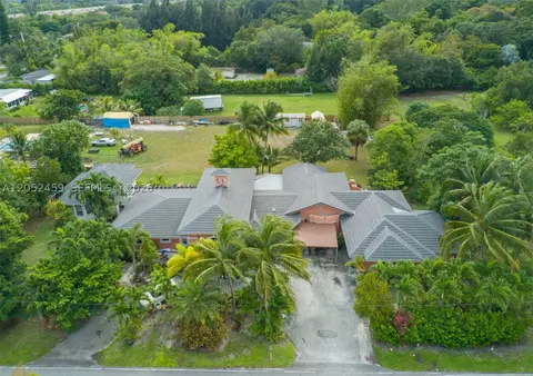 5400 Palm Tree Rd, Plantation, FL 33317