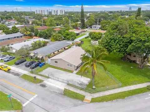 5829 Taylor St, Hollywood, FL 33021