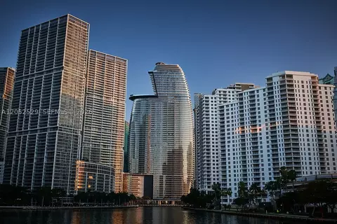 300 Biscayne Boulevard Way #1705W, Miami, FL 33131
