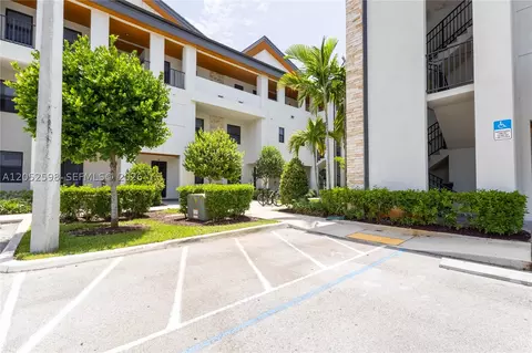 10407 NW 82nd St #12, Doral, FL 33178