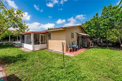 Exterior - 225 E 43rd St, Hialeah, FL 33013 photo 6 of 8
